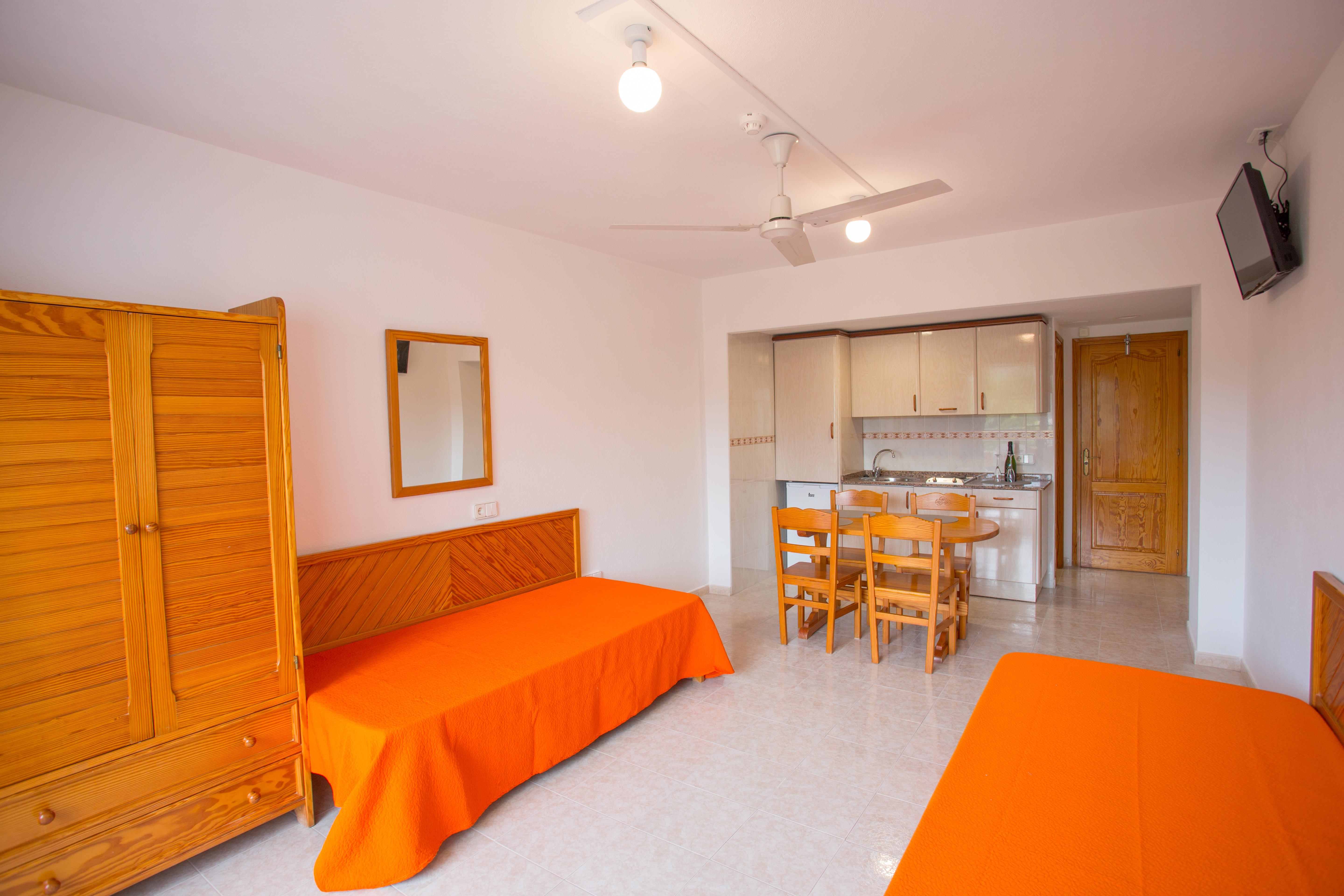 Apartamentos Zodiac Сан-Антонио-Абад Экстерьер фото