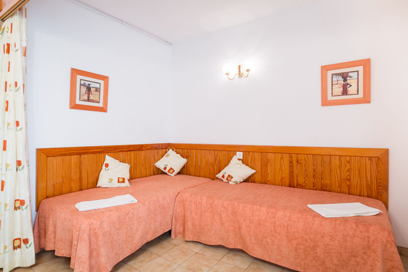 Apartamentos Zodiac Сан-Антонио-Абад Экстерьер фото